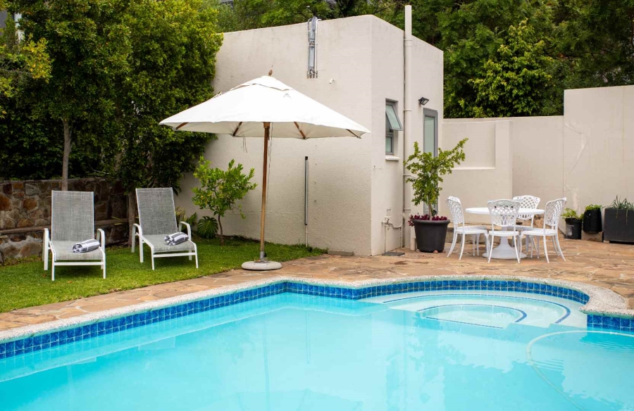 To Let 1 Bedroom Property for Rent in Camps Bay Western Cape